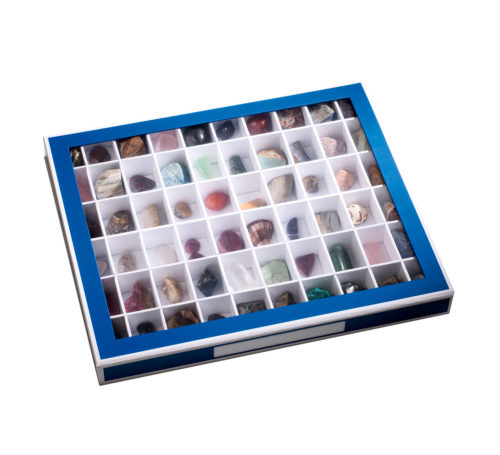 Caja vitrina de coleccionismo K60 con 60 divisiones azul con minerales